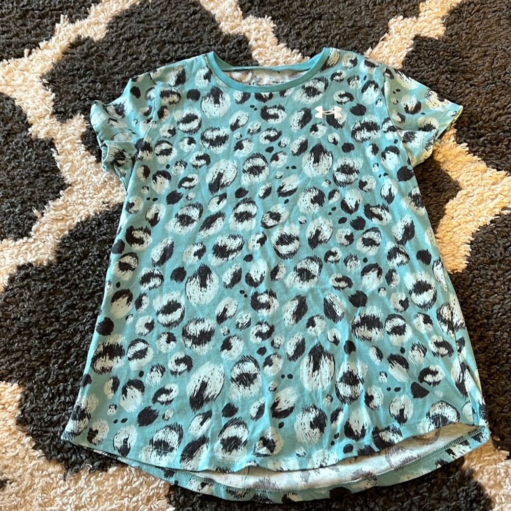 Under kids shirts